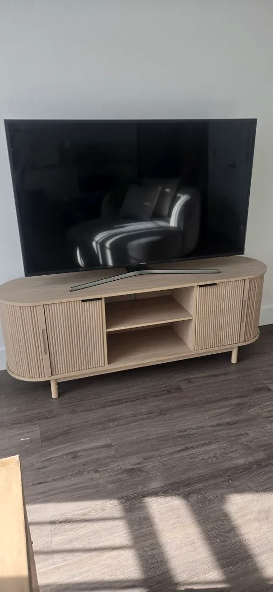 TV stand assembly